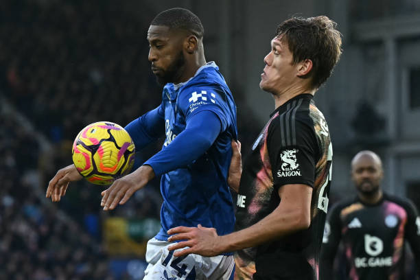 让我们对他 让我们对他